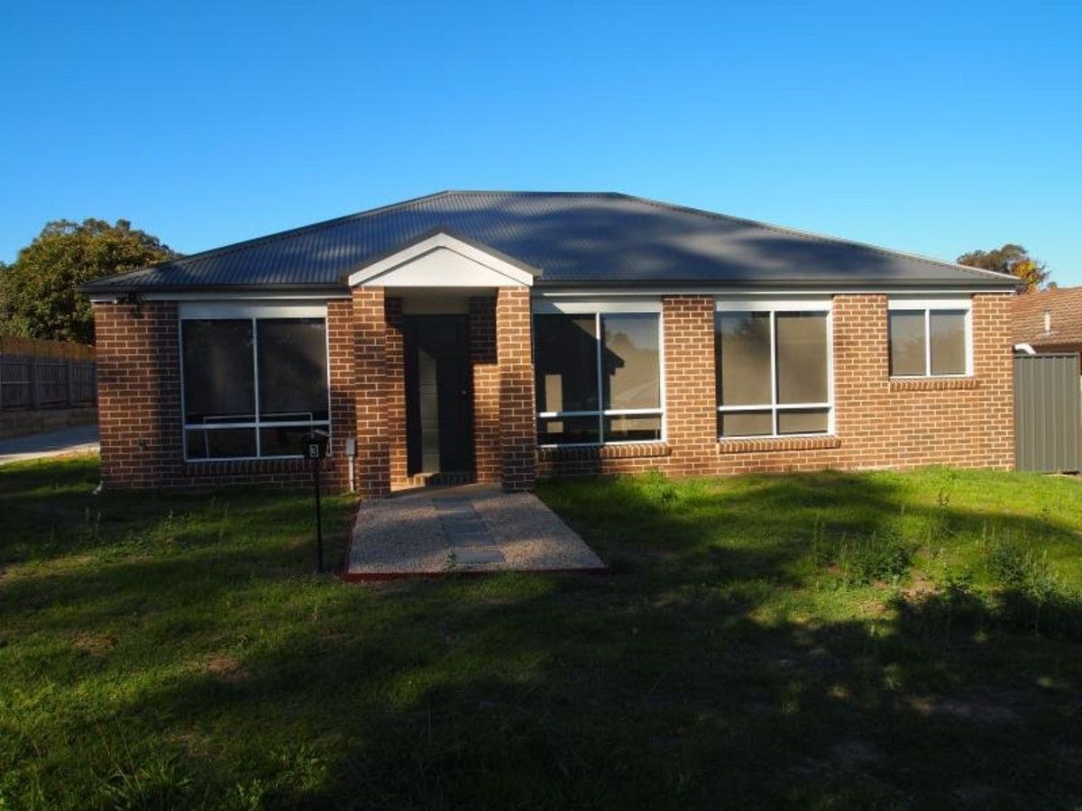 2 bedrooms Townhouse in 1/6 Charles Street MAFFRA VIC, 3860