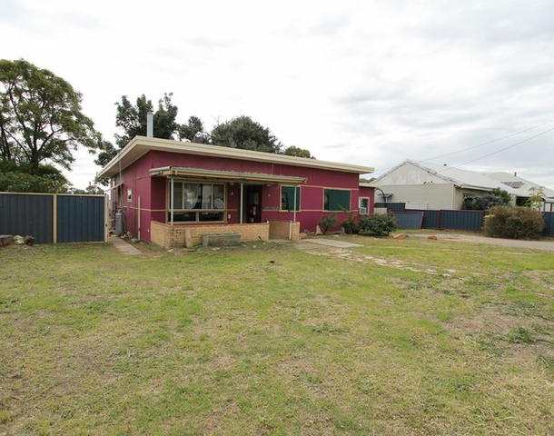 38 Endersbee Street, Merredin WA 6415