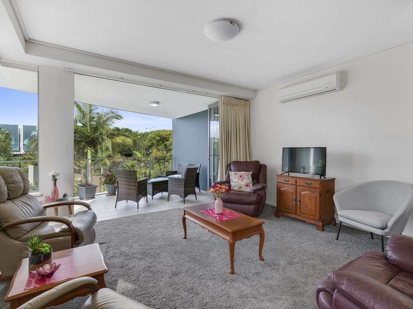 205/50 Riverwalk Avenue, Robina QLD 4226, Image 2