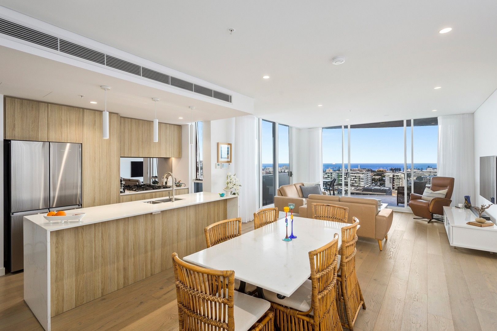 3 bedrooms Apartment / Unit / Flat in 1401/26 Young Street WOLLONGONG NSW, 2500