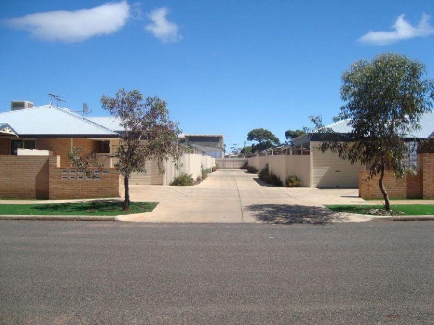 2 bedrooms House in 8/18 Hanbury Street KALGOORLIE WA, 6430