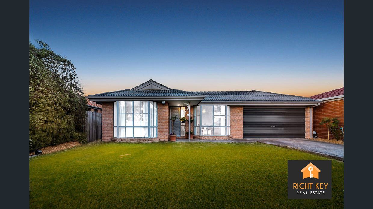 3 bedrooms House in 77 COURTENAY AVENUE CRANBOURNE NORTH VIC, 3977