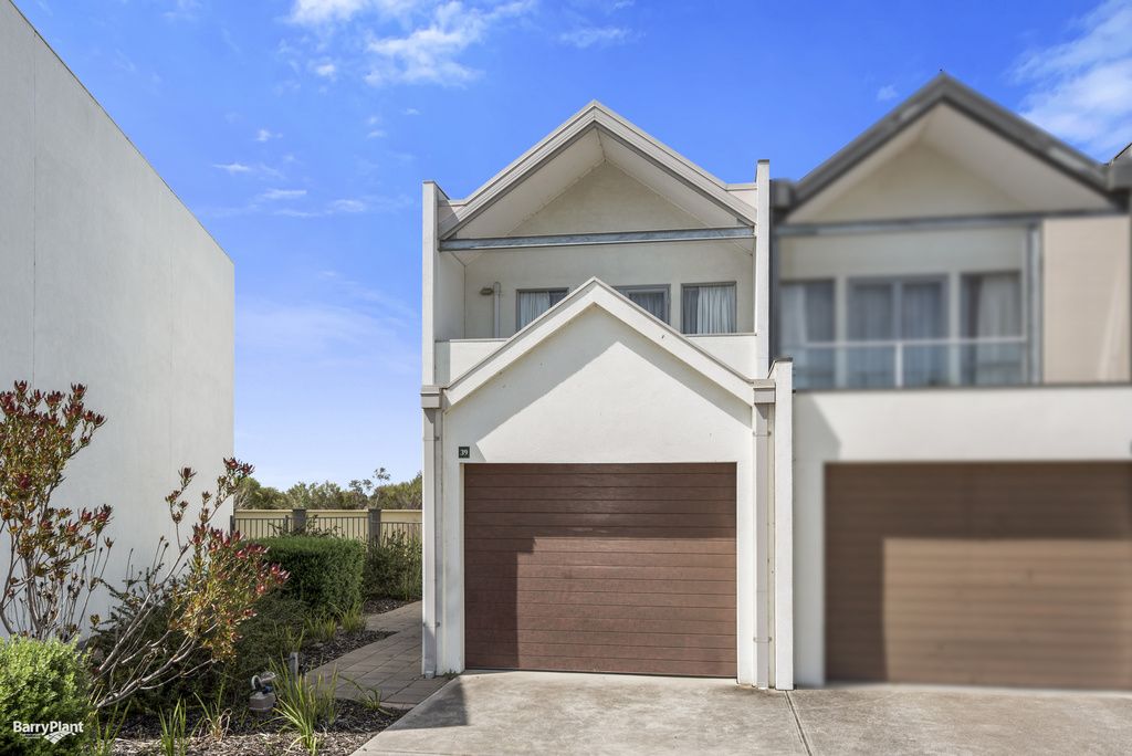 2 bedrooms Townhouse in 39/9 Greg Norman Drive SANCTUARY LAKES VIC, 3030