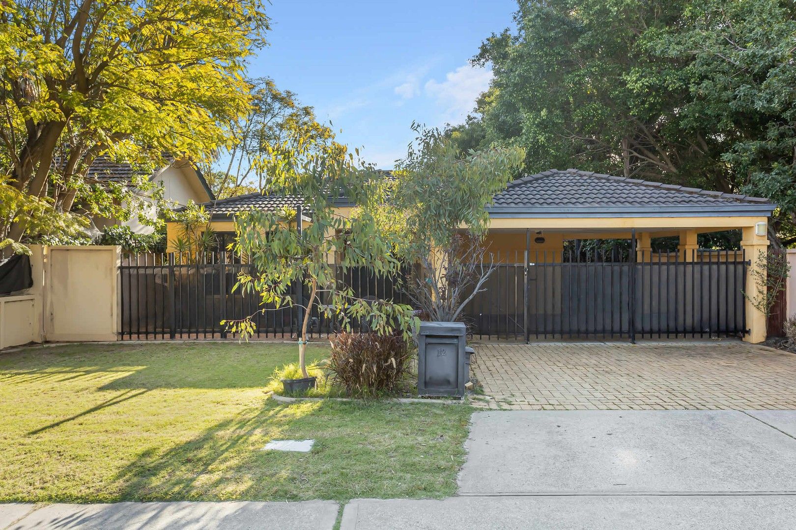 3 bedrooms House in 12 Thompson Road BASSENDEAN WA, 6054