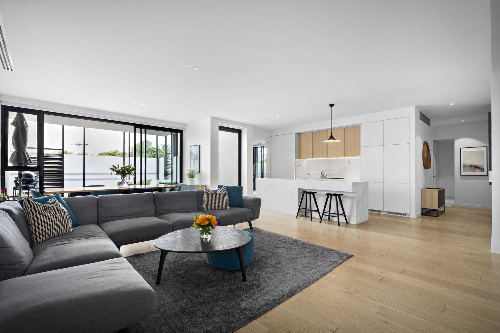 3 bedrooms Apartment / Unit / Flat in 14/4 Dudley Street BRIGHTON VIC, 3186