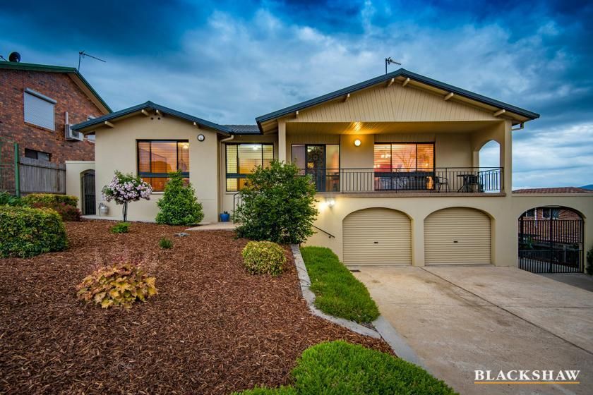 4 bedrooms House in 24 Maughan Crescent FADDEN ACT, 2904