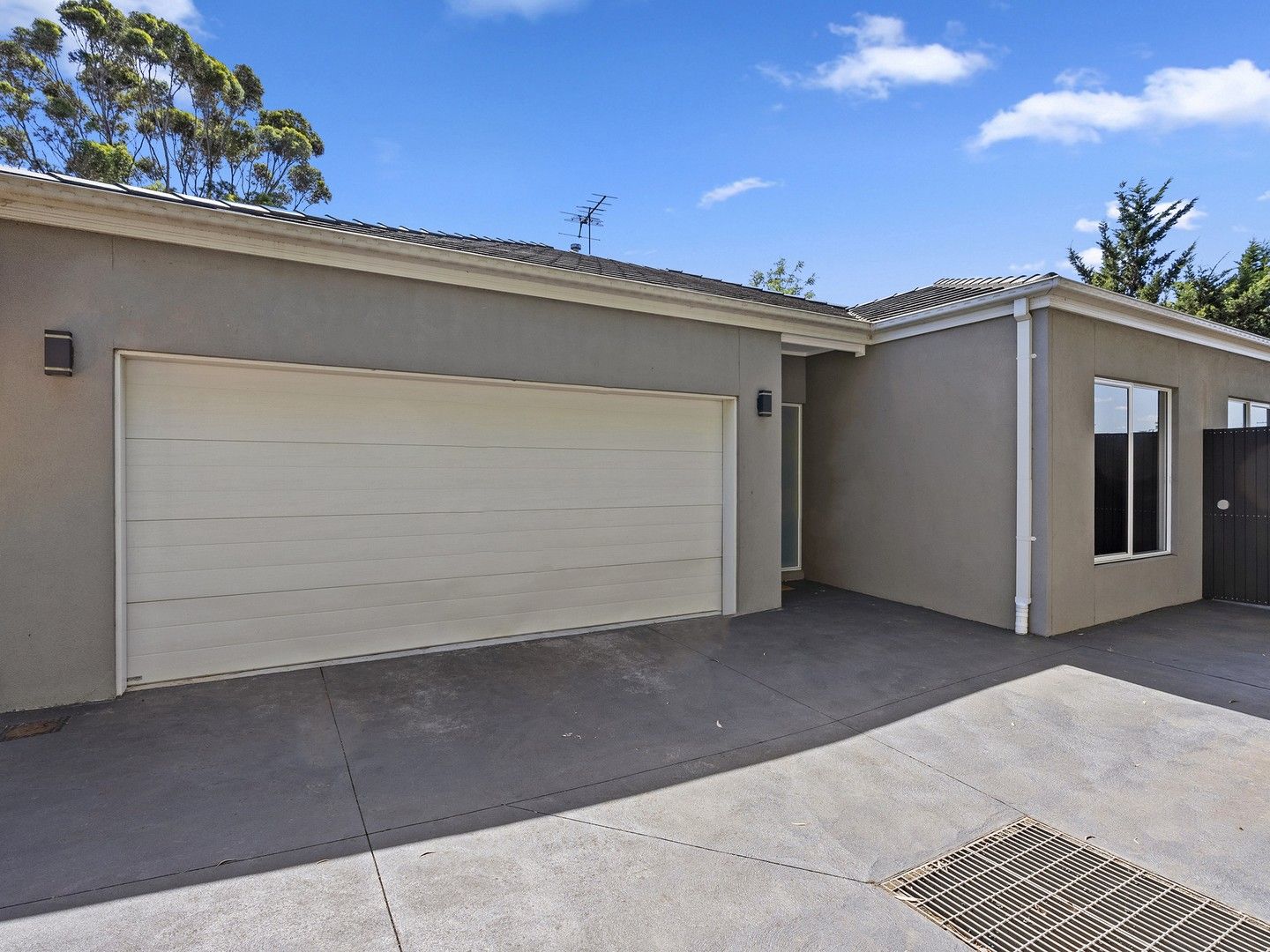 3 bedrooms Apartment / Unit / Flat in 2/6A Lorna Street BACCHUS MARSH VIC, 3340