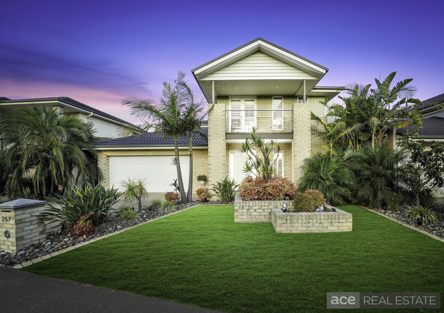 5 bedrooms House in 257 Sanctuary Lakes North Boulevard POINT COOK VIC, 3030