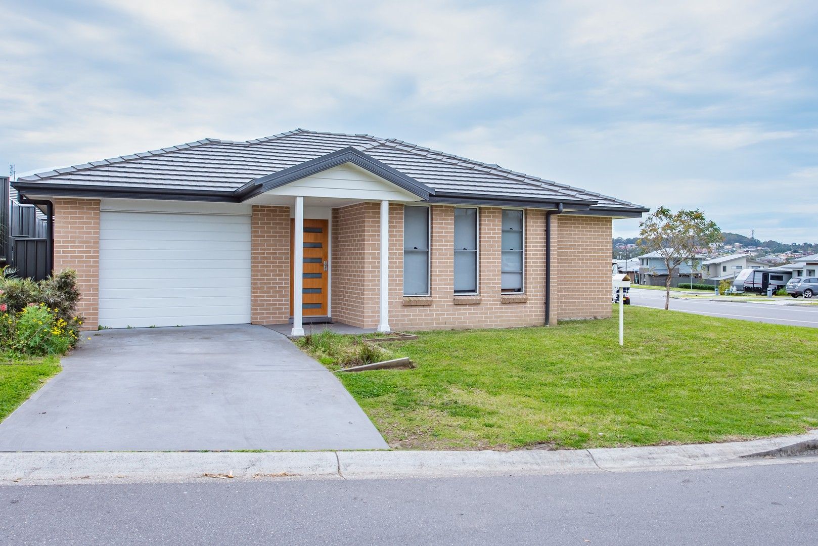 4 bedrooms House in 2 Sutcliffe Street CAMERON PARK NSW, 2285