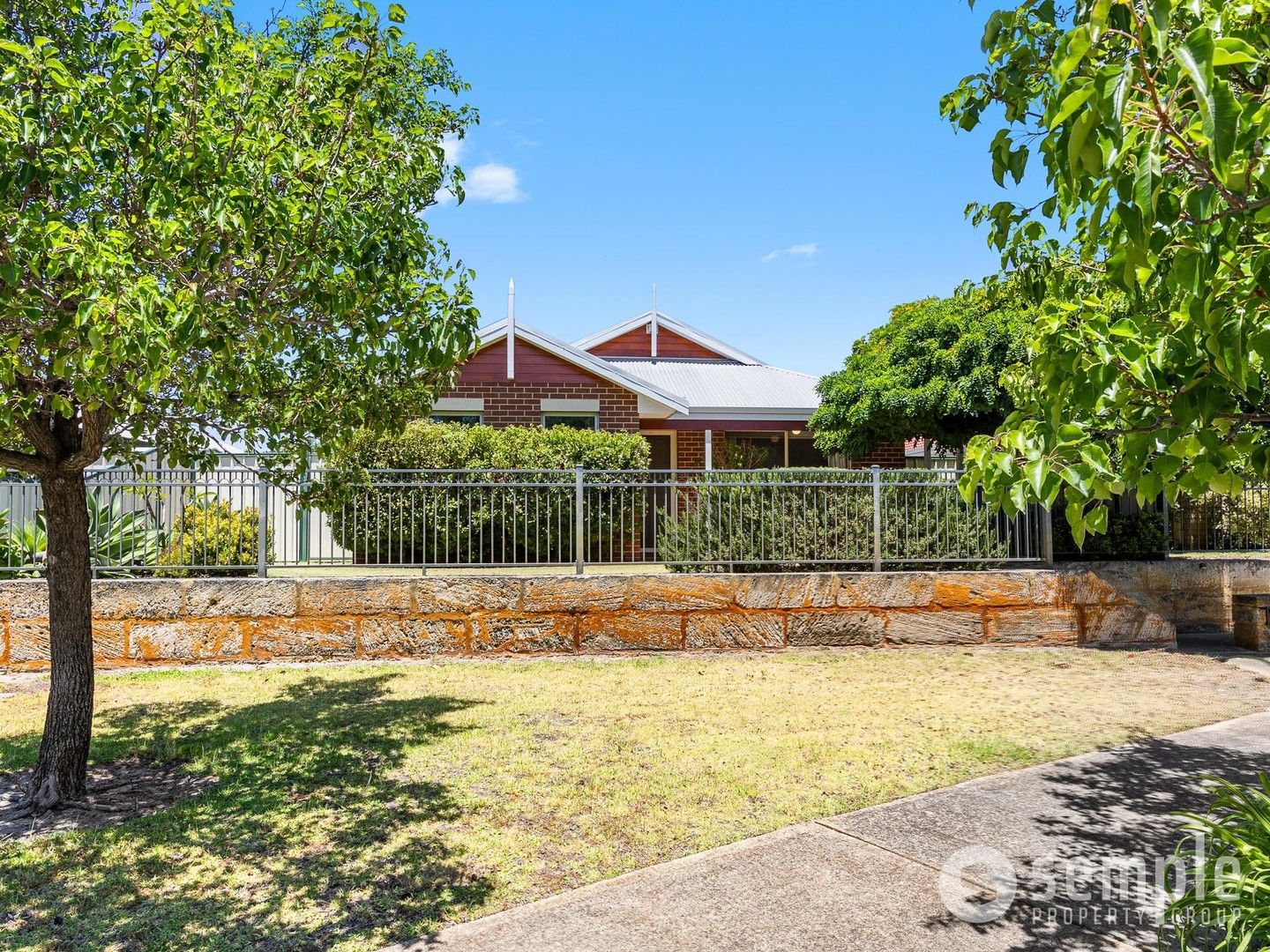 4 bedrooms House in 24 Reeves Entrance SUCCESS WA, 6164