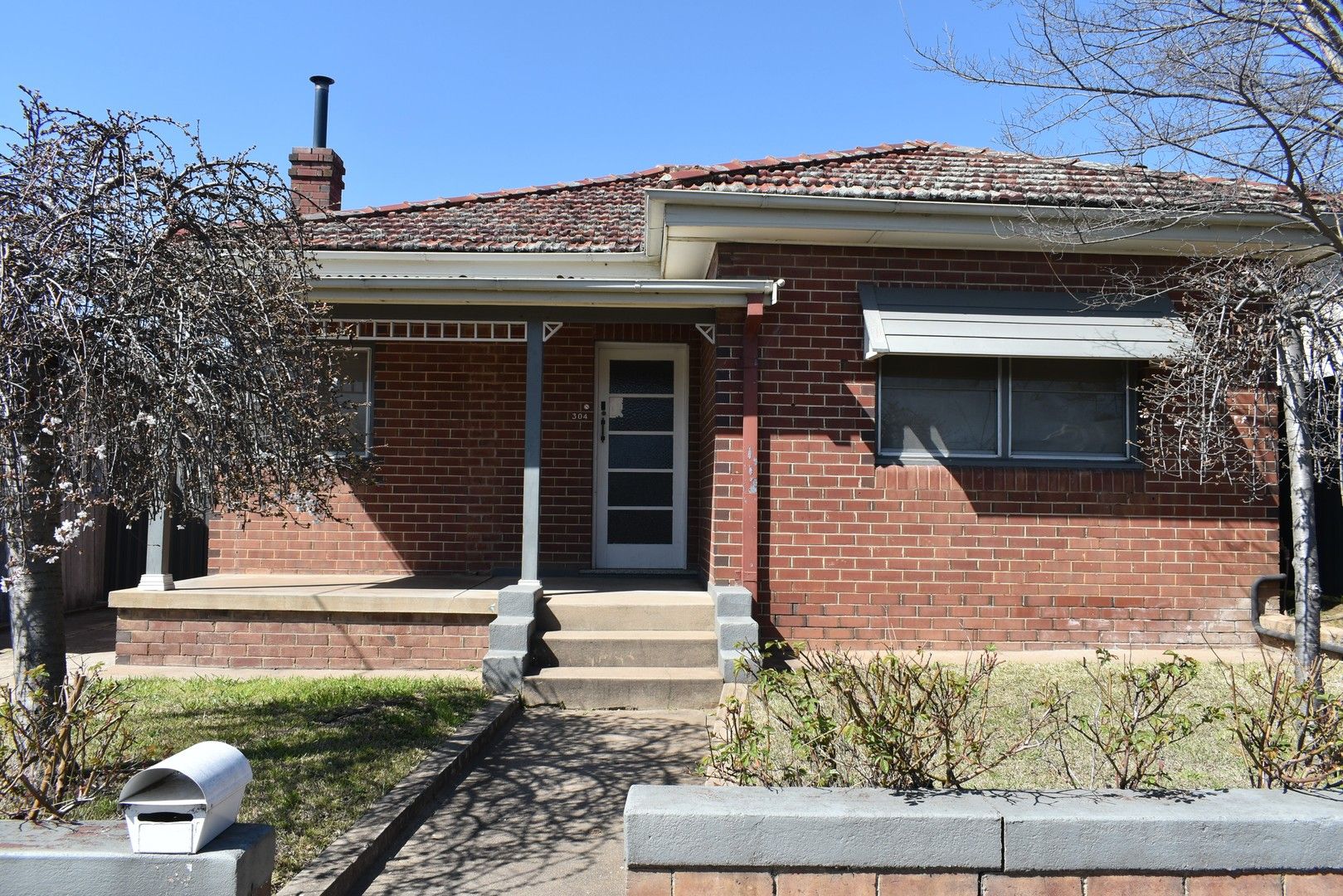 2 bedrooms House in 304 Stewart Street BATHURST NSW, 2795