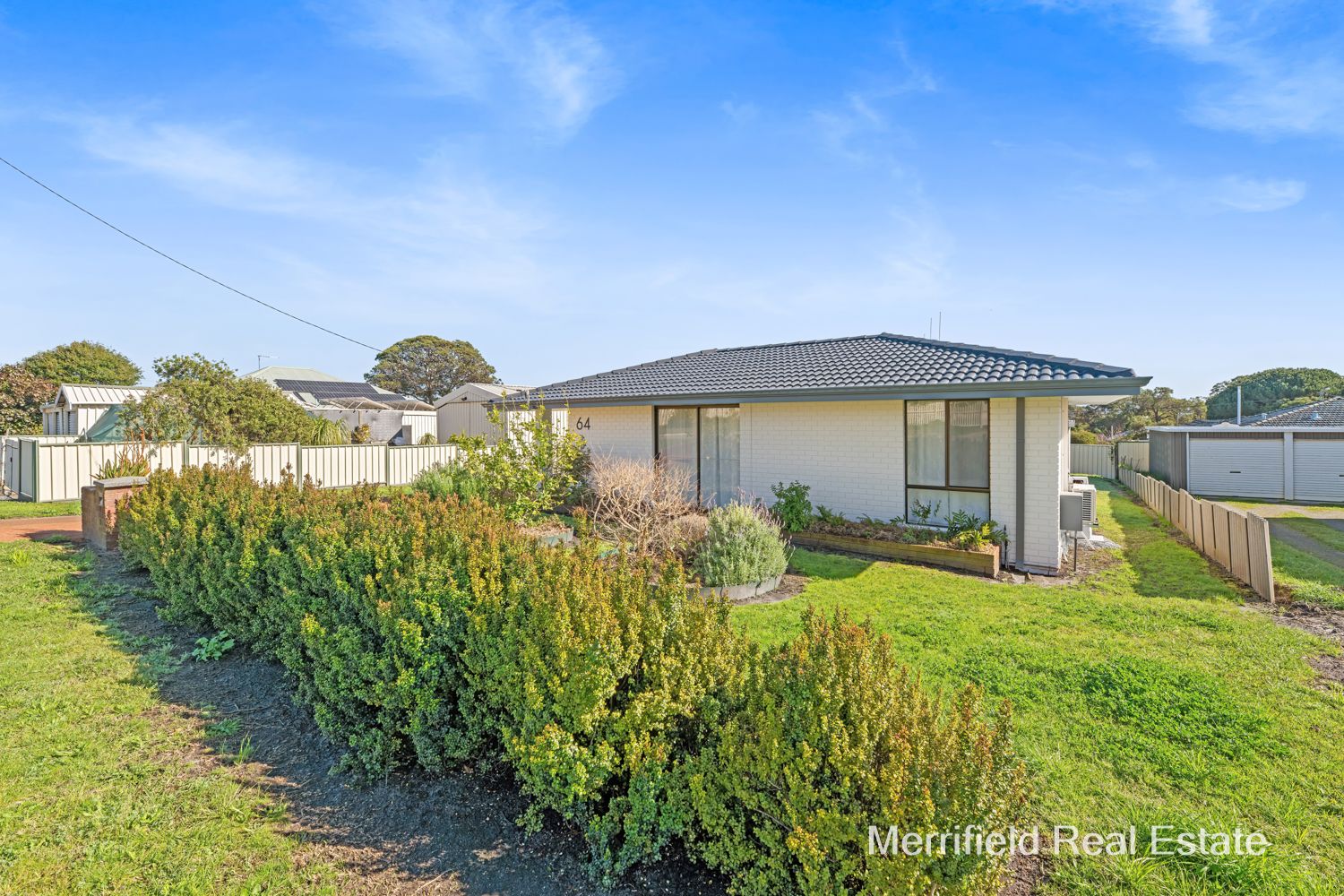 2 bedrooms House in 64 Minor Road ORANA WA, 6330