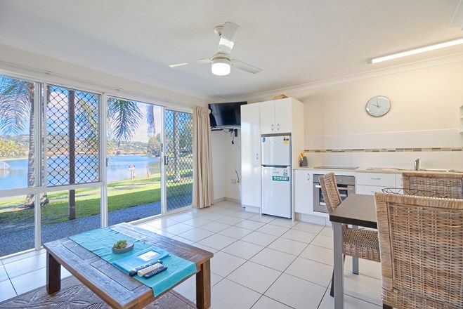 Picture of 2/12 Coolgardie Street, ELANORA QLD 4221