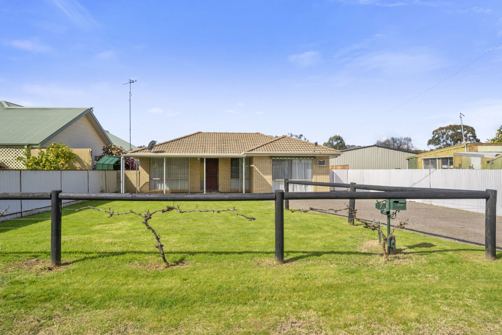7 Allen Street, Euroa VIC 3666 Domain