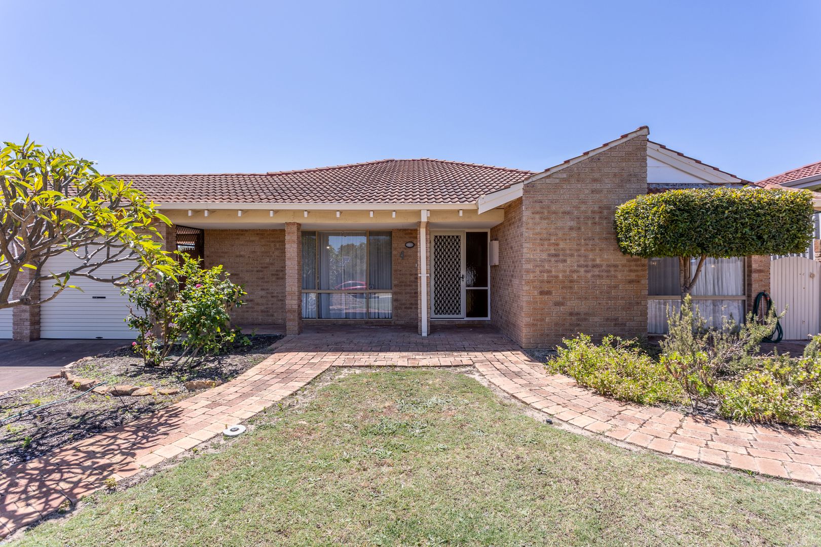 4 Galant Close, Kallaroo WA 6025, Image 2