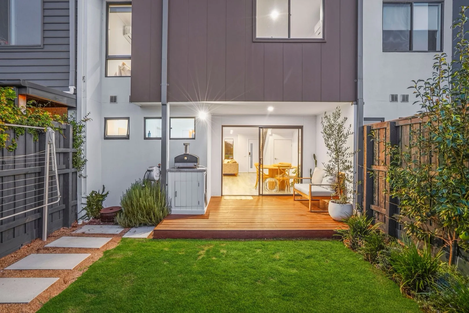 33 Parkfield Boulevard, Charlemont VIC 3217