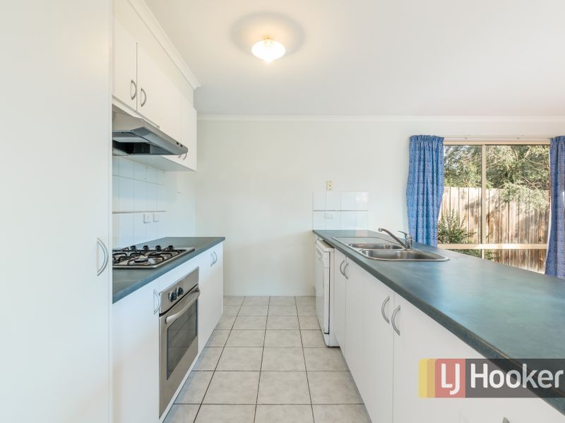 48 Cato Parkway, Lynbrook VIC 3975, Image 2