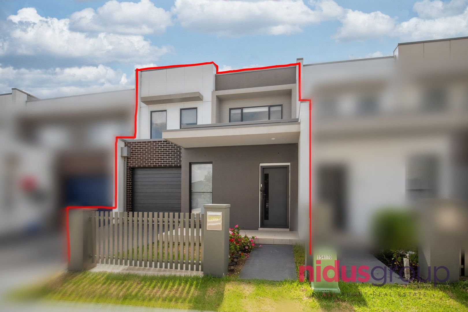 4 bedrooms House in 209 Greenwood  Parkway JORDAN SPRINGS NSW, 2747