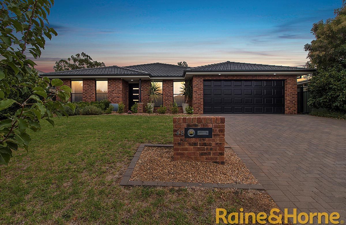 42 Cypress Point Drive, Dubbo NSW 2830, Image 0