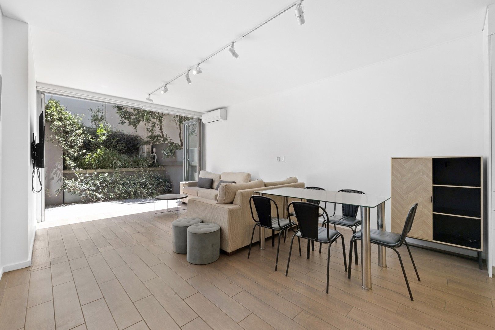 2 bedrooms Apartment / Unit / Flat in 2/23-25 Larkin Street CAMPERDOWN NSW, 2050