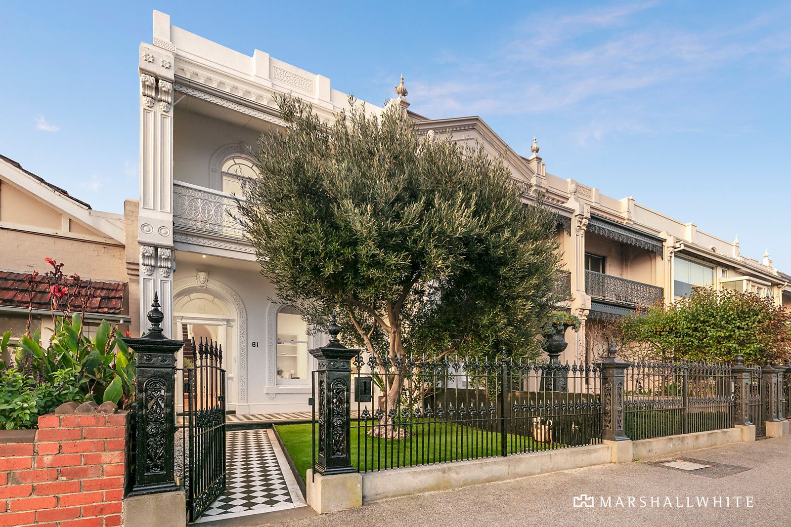 3 bedrooms House in 61 Beaconsfield Parade ALBERT PARK VIC, 3206