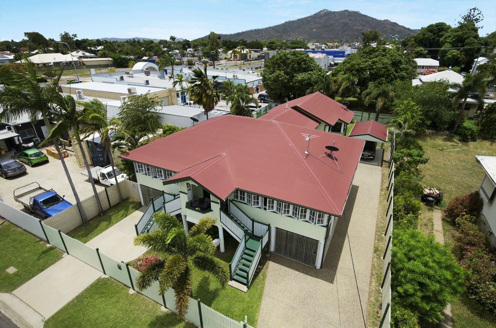 2 bedrooms Apartment / Unit / Flat in 2/4 Soule Street HERMIT PARK QLD, 4812