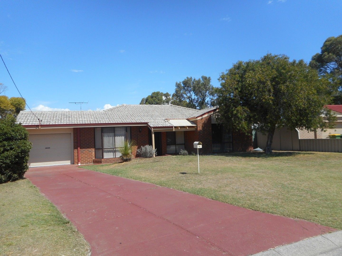 3 bedrooms House in 13 Voyager Place COOLOONGUP WA, 6168