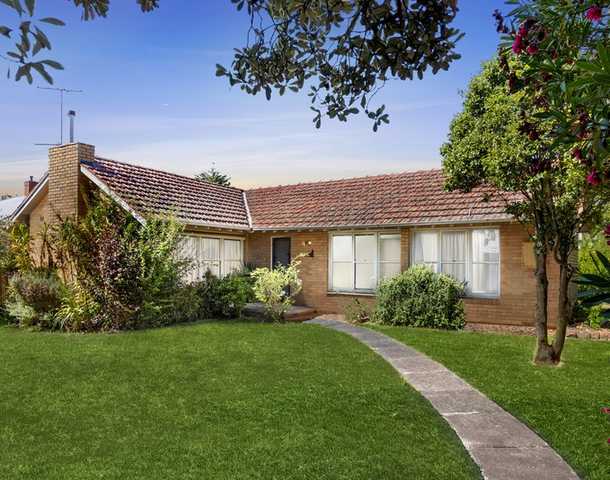 1 Purrumbete Avenue, Manifold Heights VIC 3218