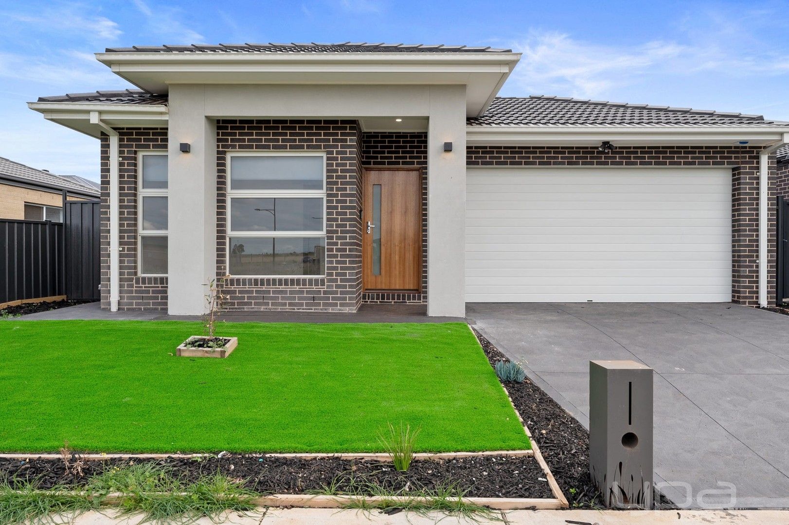 4 bedrooms House in 3 Highgarden Road STRATHTULLOH VIC, 3338