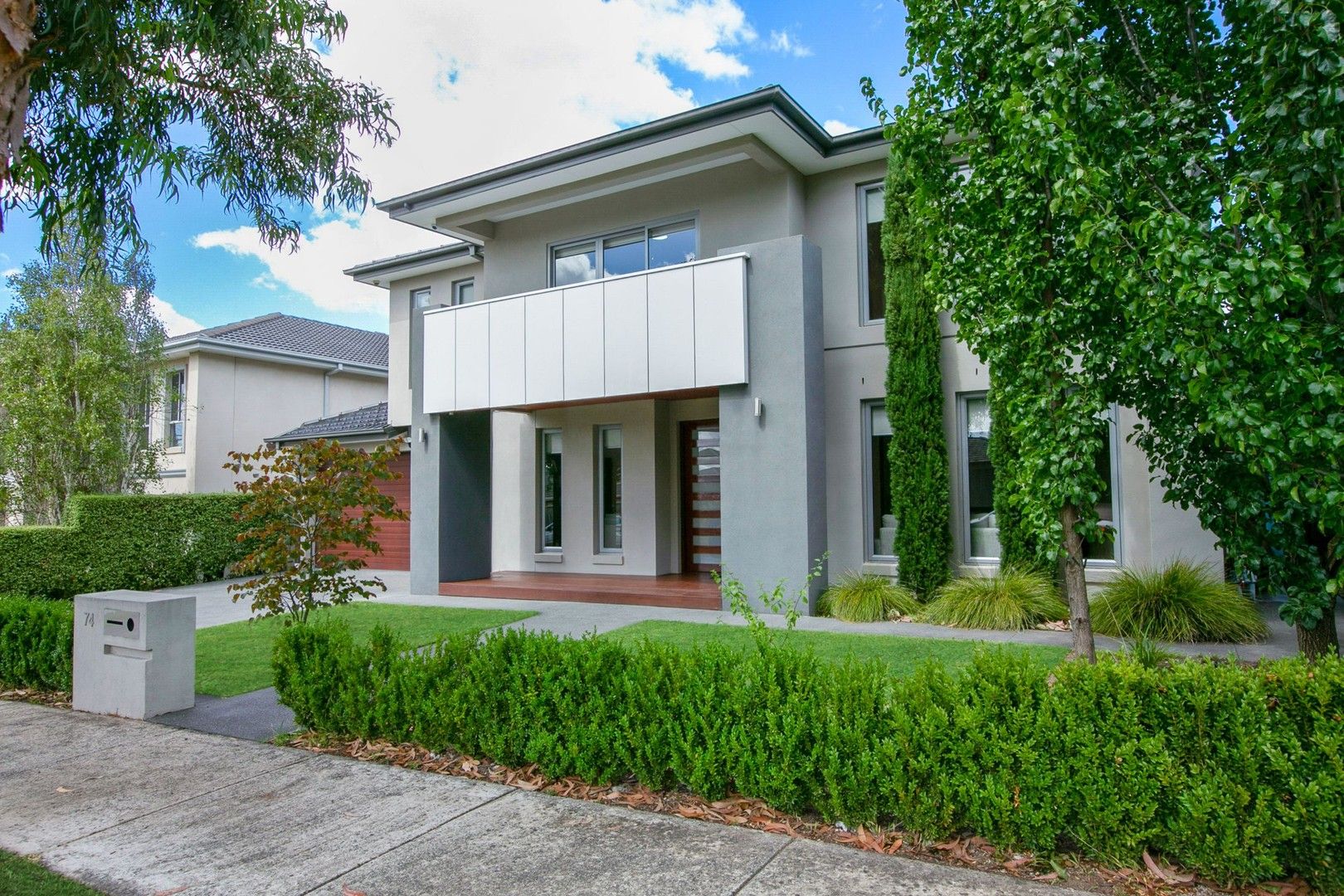 4 bedrooms House in 74 Worcester Crescent BUNDOORA VIC, 3083