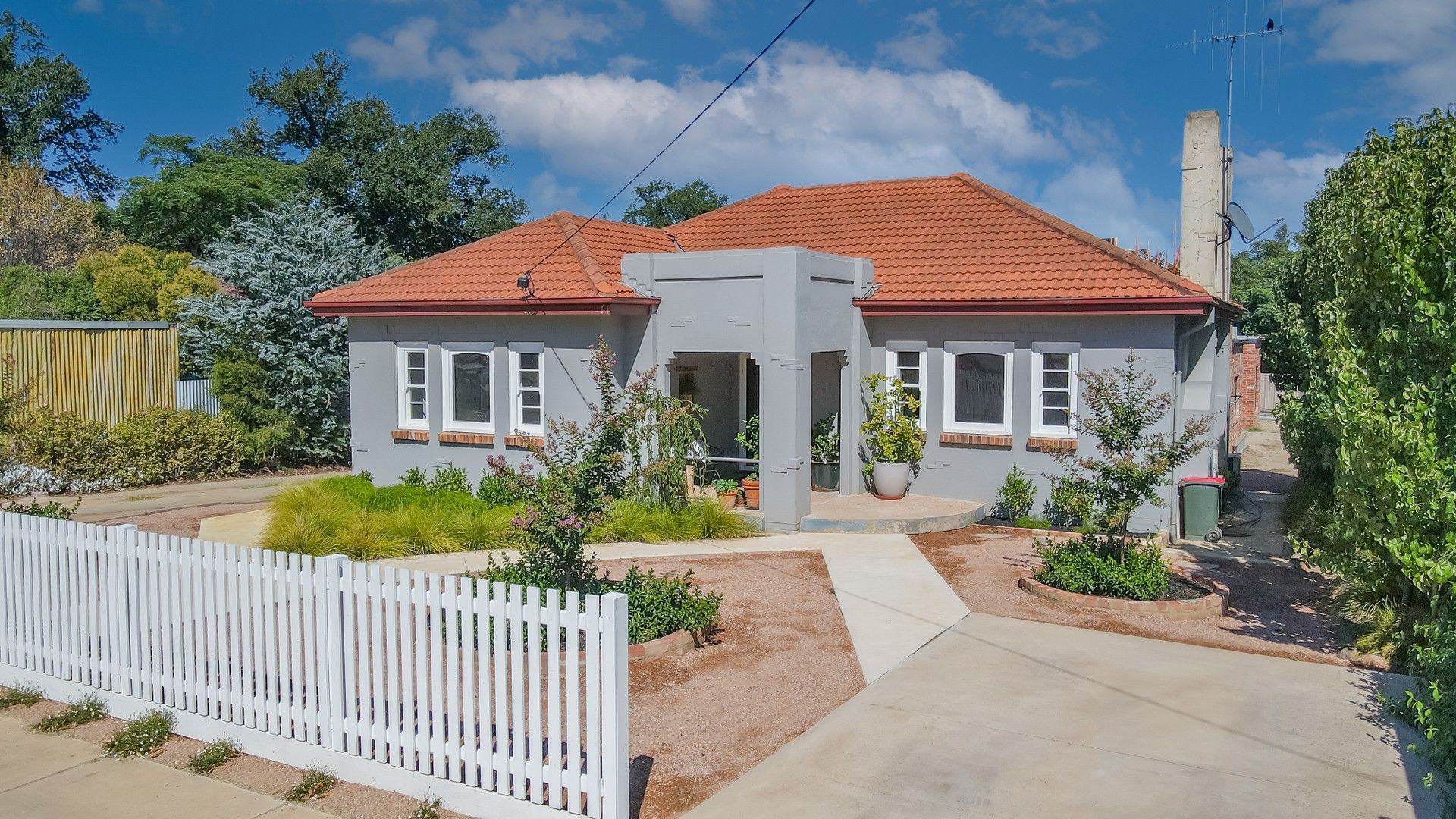 3 bedrooms House in 92 Sternberg Street KENNINGTON VIC, 3550