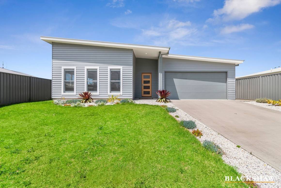 Picture of 28 Gillan Grove, BROULEE NSW 2537