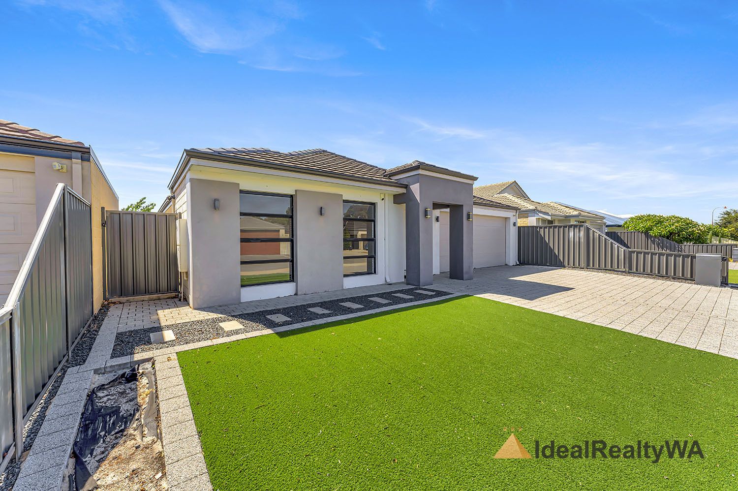 4 bedrooms House in 34 Clontarf Terrace CANNING VALE WA, 6155