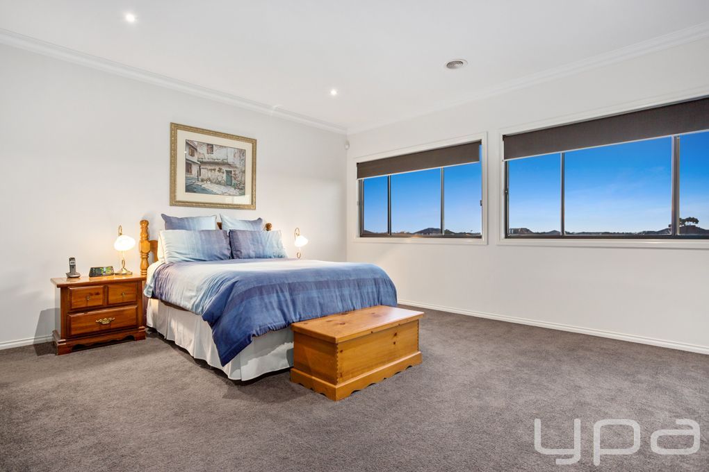 53 Vaucluse Boulevard, Sanctuary Lakes VIC 3030, Image 1