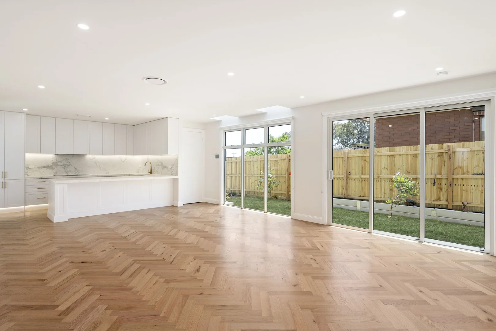 Additional image 2 of 2/103 Mountain View Road, Montmorency VIC 3094