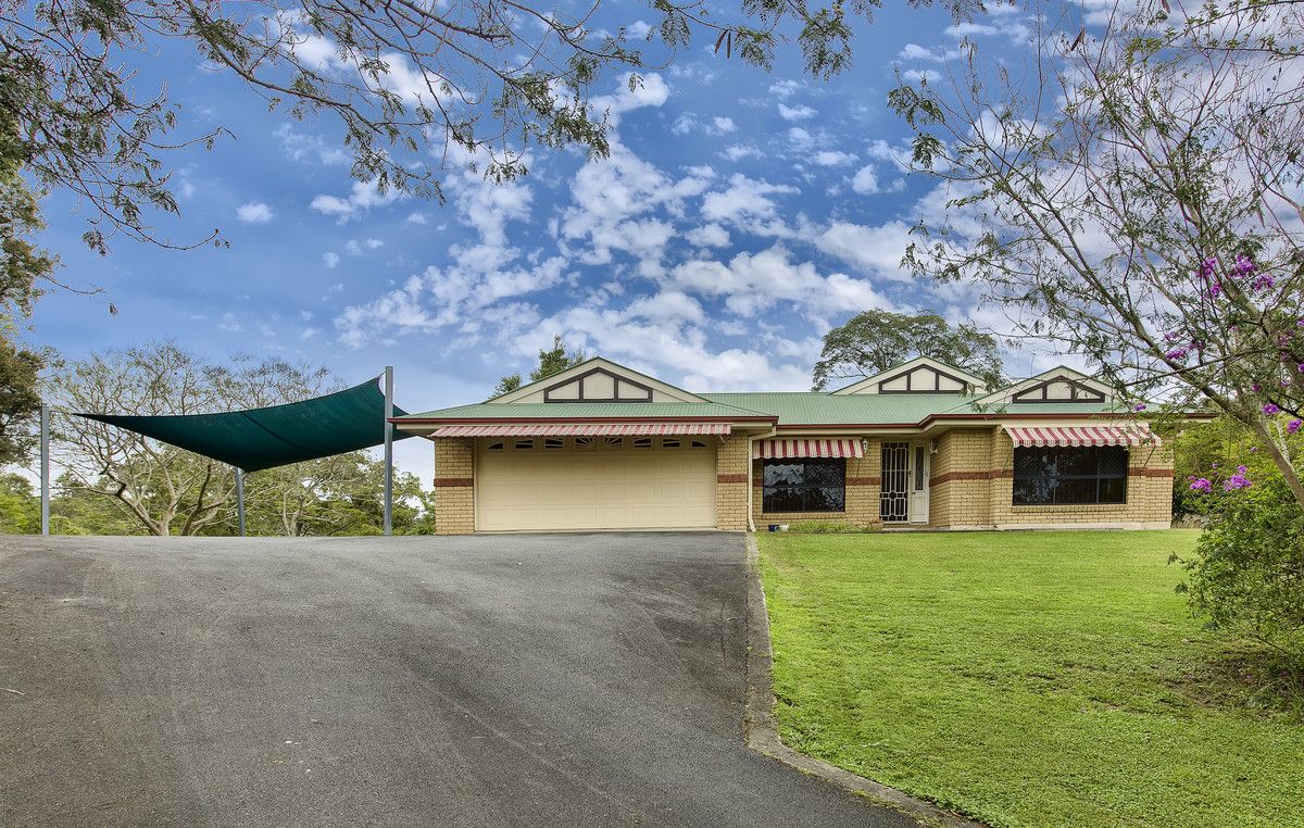 4 bedrooms House in 19 Harley Court EATONS HILL QLD, 4037