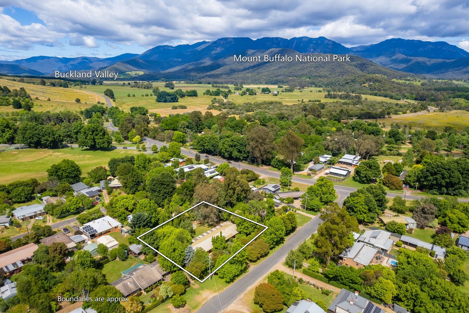 8-10 Francis Street, Porepunkah VIC 3740, Image 0