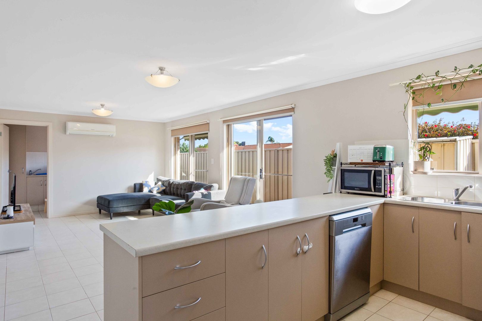 10 Blaby Road, Morphett Vale SA 5162, Image 2