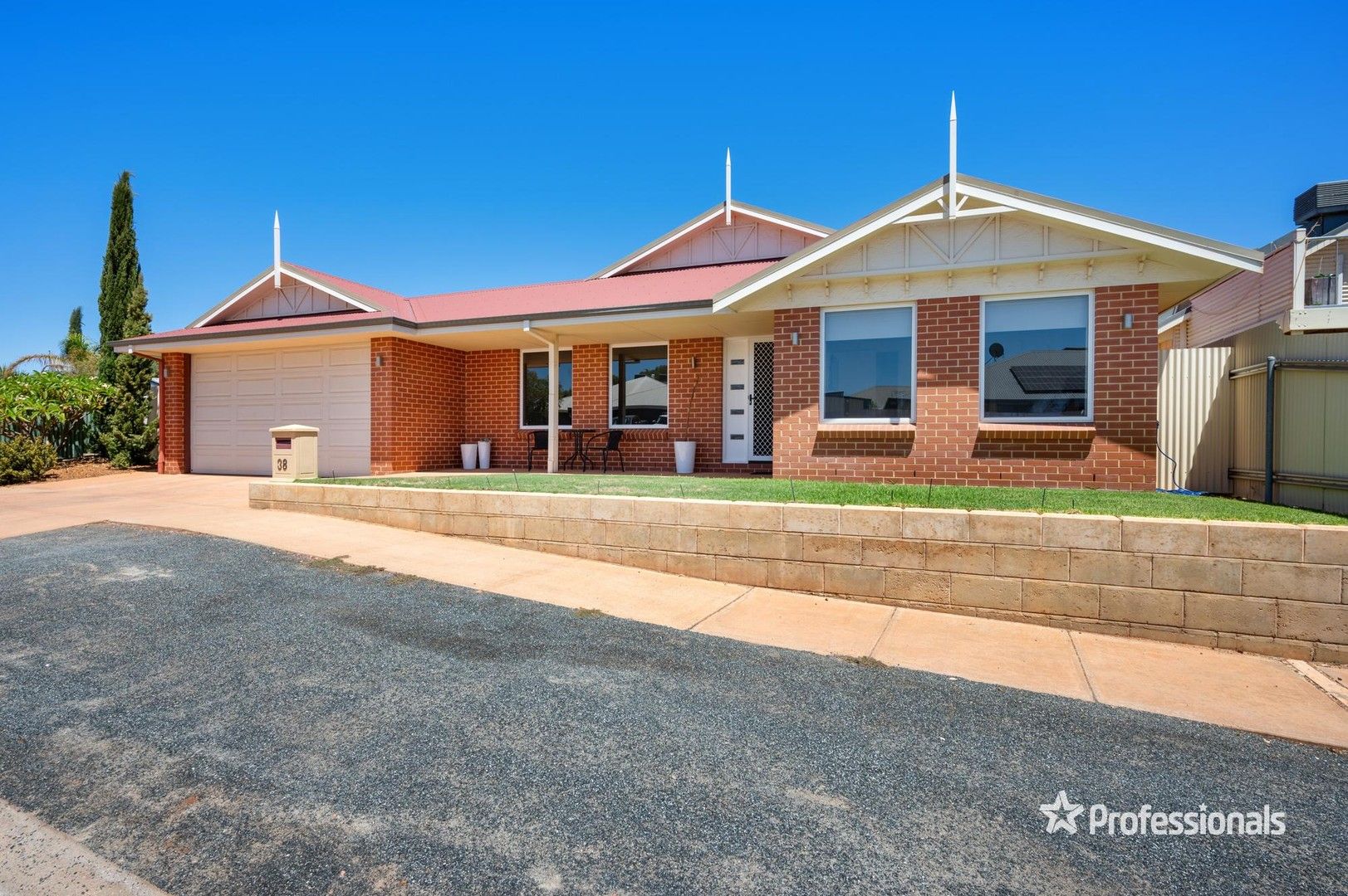 38 Nganka Way, Hannans WA 6430, Image 0