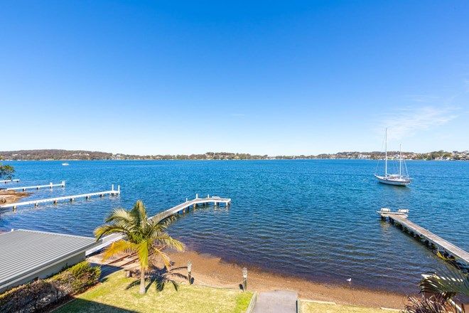Picture of 30 Sealand Road, FISHING POINT NSW 2283