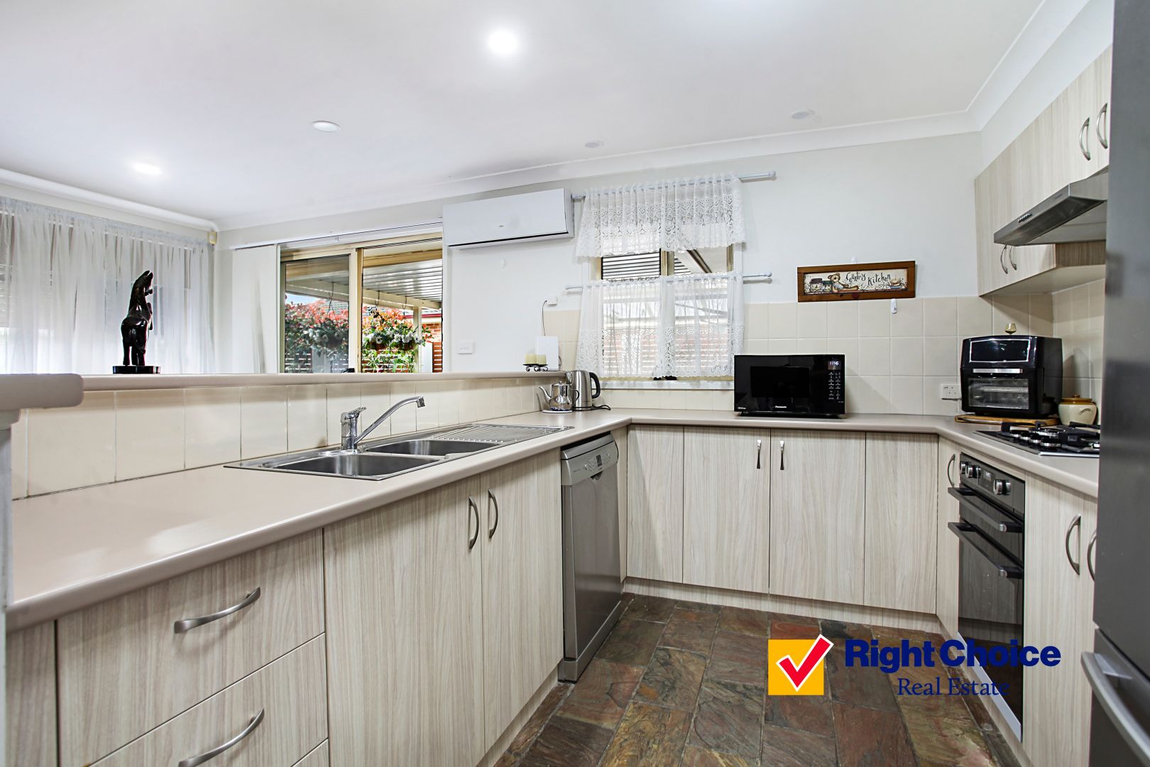 1/6 Osprey Place, Albion Park Rail NSW 2527, Image 1