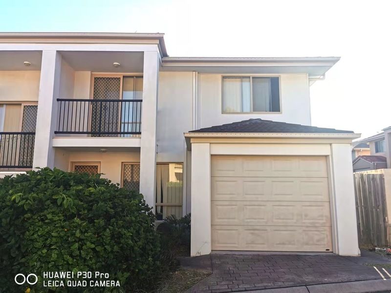 3 bedrooms Townhouse in 28 Coora Street WISHART QLD, 4122