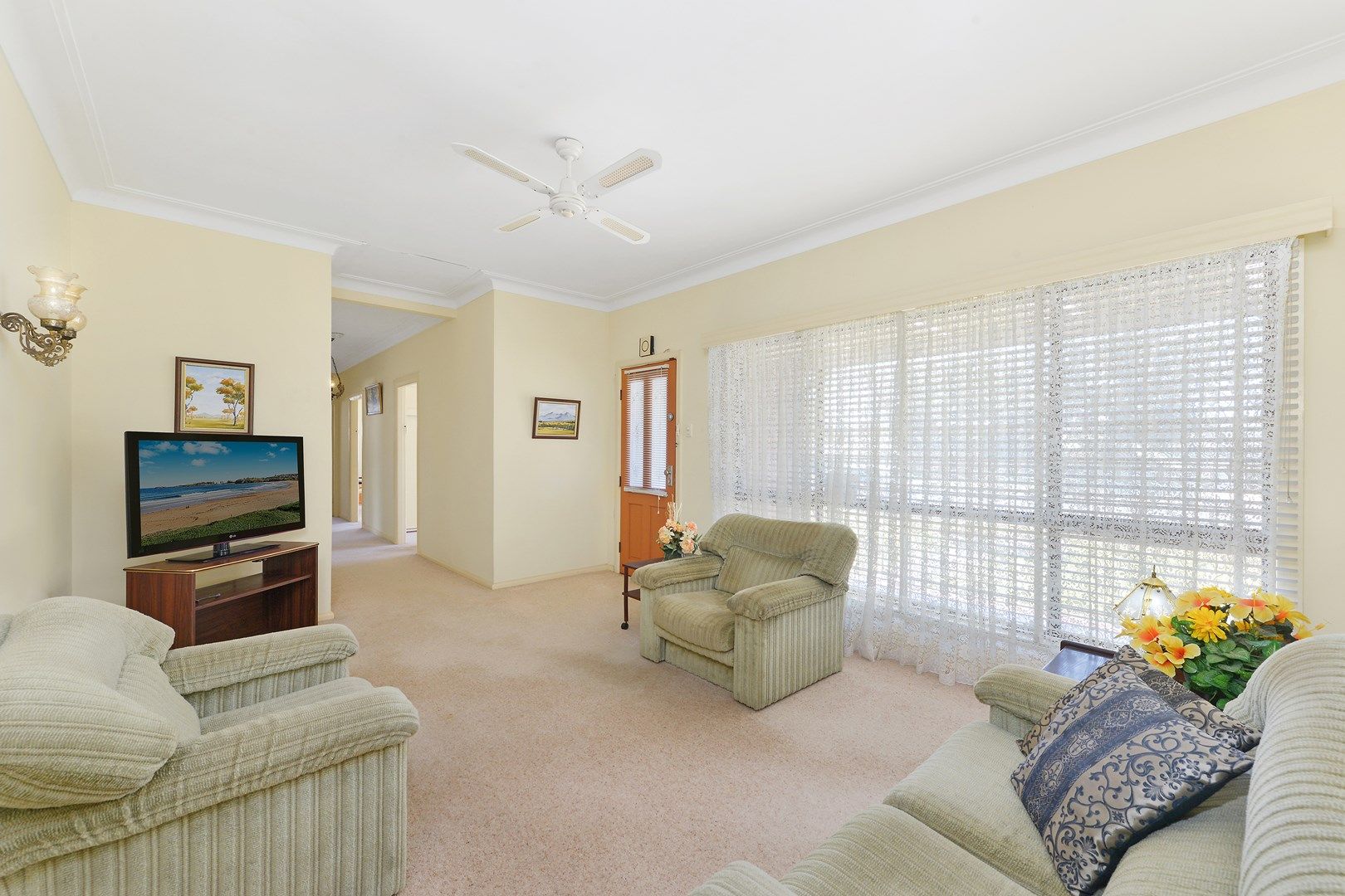 1 Illowra Crescent, Primbee NSW 2502, Image 2