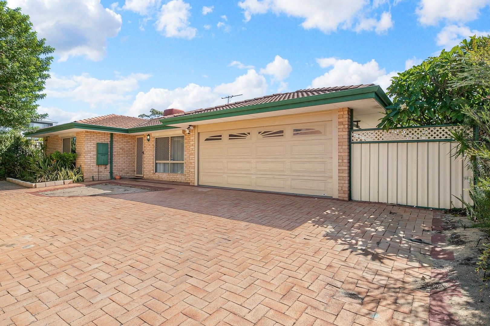 3 bedrooms House in 176B Marmion Street PALMYRA WA, 6157