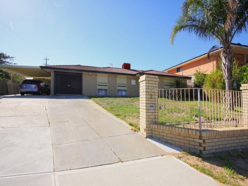 4 bedrooms House in 2 McCombe Avenue SAMSON WA, 6163