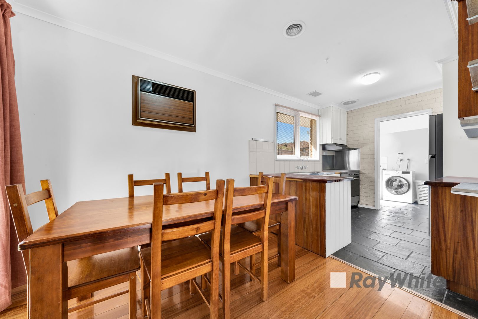 2 Meadow Wood Walk, Narre Warren VIC 3805, Image 2