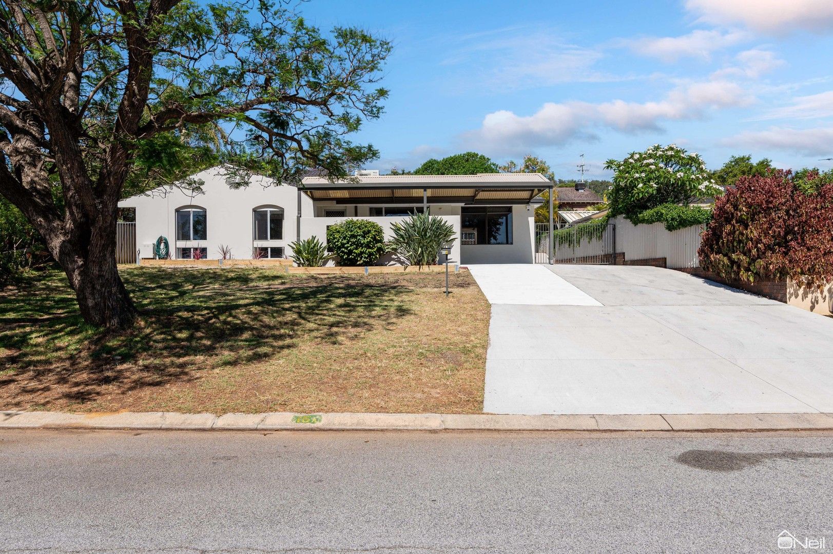 4 bedrooms House in 15A Belaire Terrace KELMSCOTT WA, 6111