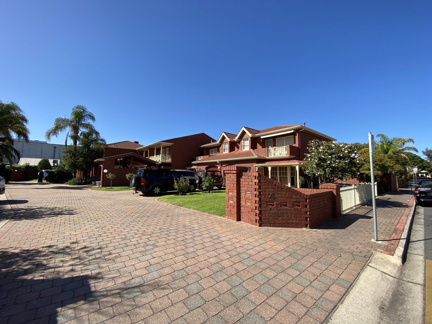 3 bedrooms Townhouse in 4-6 Chapel Street GLENELG SA, 5045