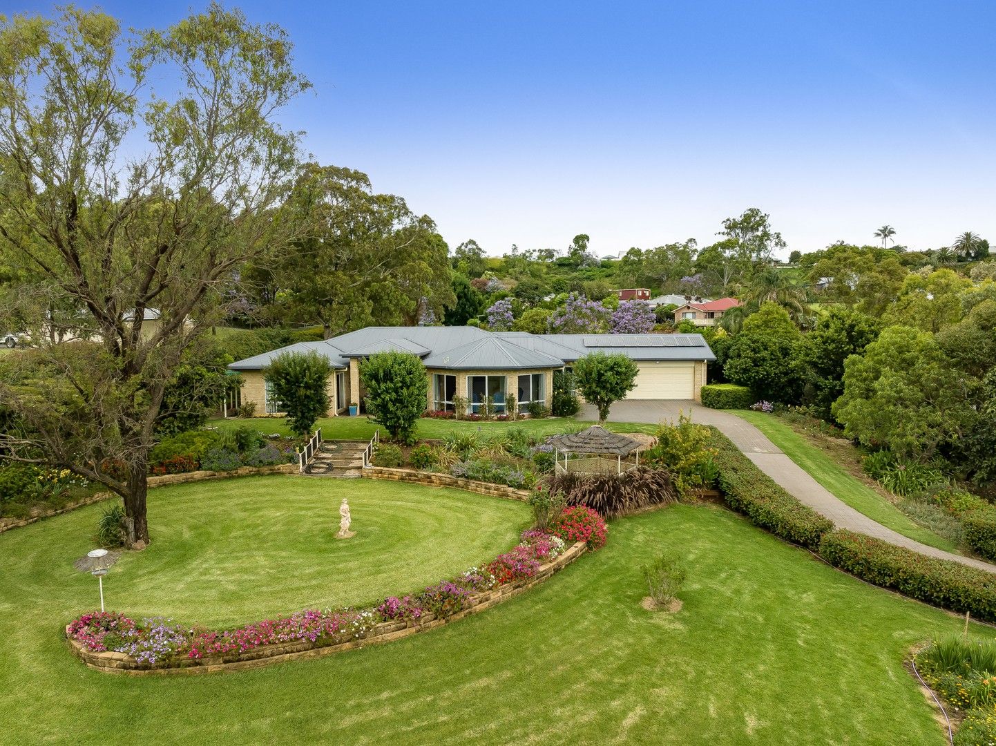 4 bedrooms House in 1 Hickey Court COTSWOLD HILLS QLD, 4350