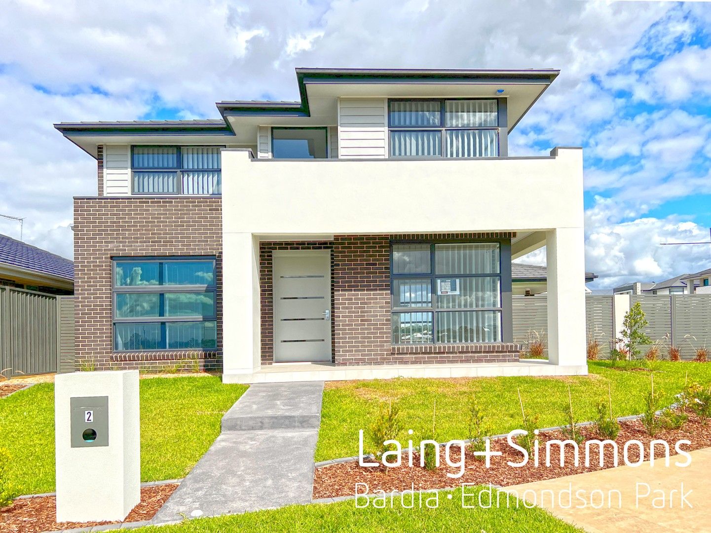 6 bedrooms House in 2 Santow Rise ORAN PARK NSW, 2570